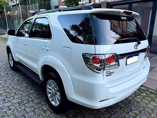 TOYOTA-HILUX SW4-3.0 SRV 4X4 16V TURBO INTERCOOLER DIESEL 4P AUTOMÁTICO TOYOTA-HILUX SW4-2014