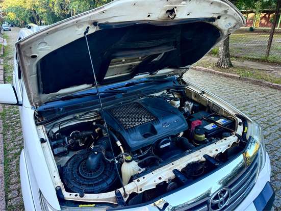 TOYOTA-HILUX SW4-3.0 SRV 4X4 16V TURBO INTERCOOLER DIESEL 4P AUTOMÁTICO TOYOTA-HILUX SW4-2014