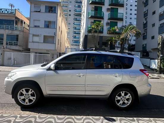 TOYOTA-RAV4-2.4 4X4 16V GASOLINA 4P AUTOMÁTICO TOYOTA-RAV4-2011