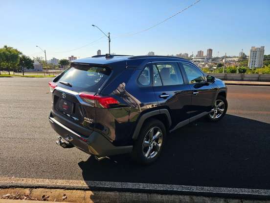 TOYOTA-RAV4-2019