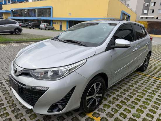 TOYOTA-YARIS-2019