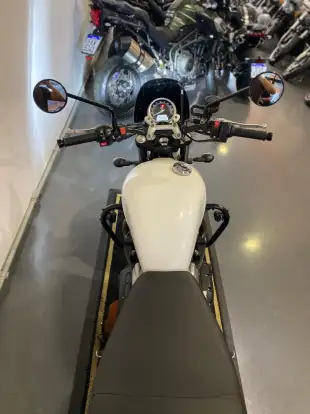 TRIUMPH-STREET TWIN-2018
