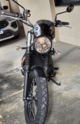 TRIUMPH-SCRAMBLER 900-2023