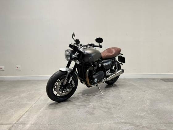 TRIUMPH SPEED TWIN 