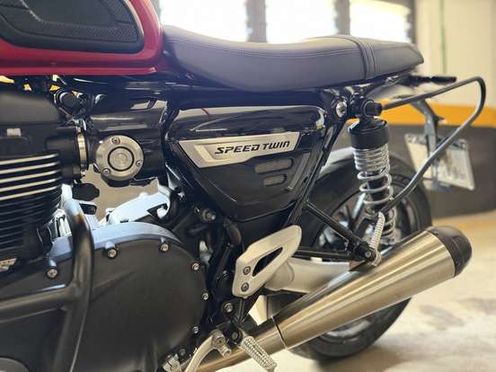 TRIUMPH-SPEED TWIN-2022