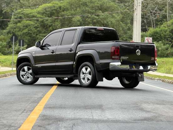 VOLKSWAGEN-AMAROK-2.0 HIGHLINE 4X4 CD 16V TURBO INTERCOOLER DIESEL 4P AUTOMÁTICO VOLKSWAGEN-AMAROK-2016