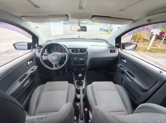 VOLKSWAGEN-FOX-2013