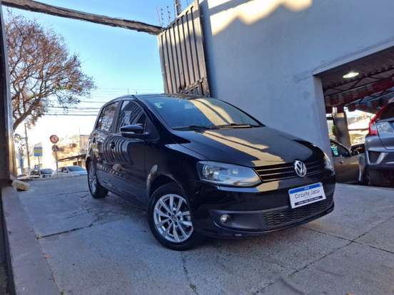 VOLKSWAGEN-FOX-1.0 MI 8V FLEX 4P MANUAL VOLKSWAGEN-FOX-2014