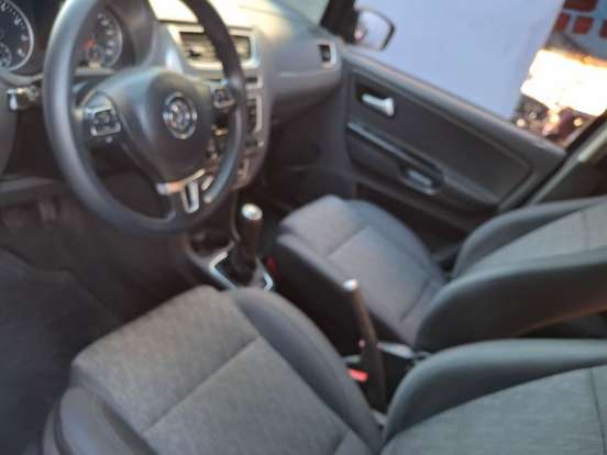 VOLKSWAGEN-FOX-2014