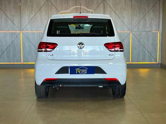 VOLKSWAGEN-FOX-2015