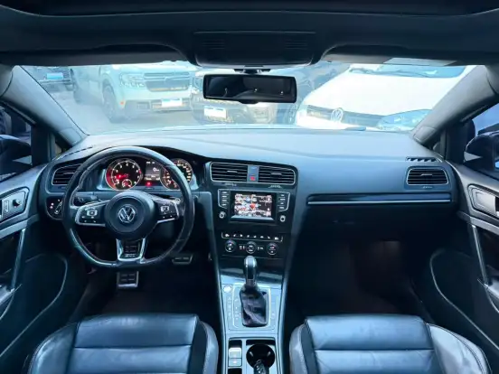 VOLKSWAGEN-GOLF-2013