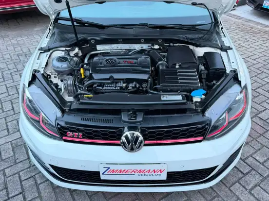 VOLKSWAGEN-GOLF-2013