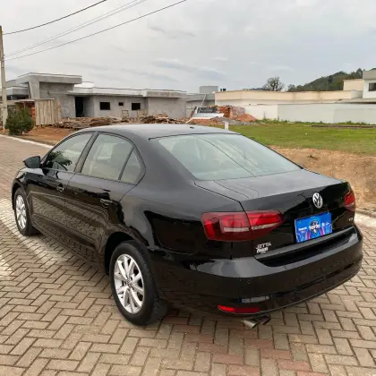 VOLKSWAGEN JETTA 1.4 16V TSI TRENDLINE GASOLINA 4P TIPTRONIC VOLKSWAGEN JETTA 1.4 16V TSI TRENDLINE GASOLINA 4P TIPTRONIC