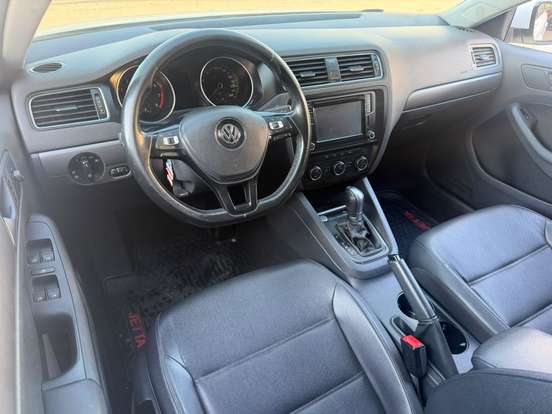 VOLKSWAGEN-JETTA-1.4 16V TSI COMFORTLINE GASOLINA 4P TIPTRONIC VOLKSWAGEN-JETTA-2017