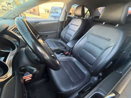 VOLKSWAGEN-JETTA-2017