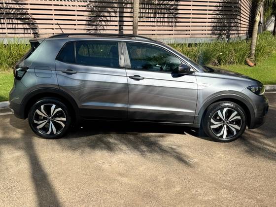 VOLKSWAGEN T-CROSS 1.0 200 TSI TOTAL FLEX COMFORTLINE AUTOMÁTICO