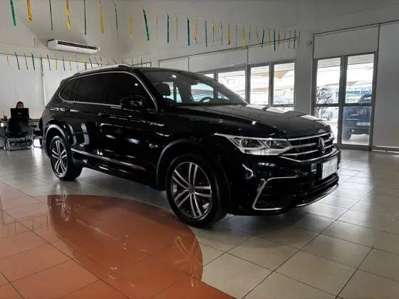 VOLKSWAGEN TIGUAN 2.0 300 TSI GASOLINA ALLSPACE R-LINE AUTOMÁTICO VOLKSWAGEN TIGUAN 2.0 300 TSI GASOLINA ALLSPACE R-LINE AUTOMÁTICO