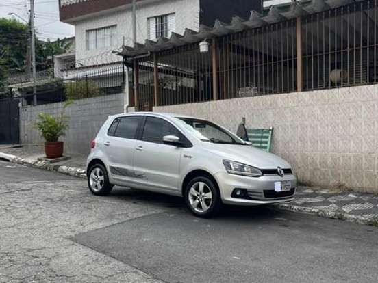VOLKSWAGEN-FOX-1.6 MI ROCK IN RIO 8V FLEX 4P MANUAL VOLKSWAGEN-FOX-2015