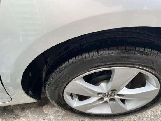 VOLKSWAGEN-FOX-2015
