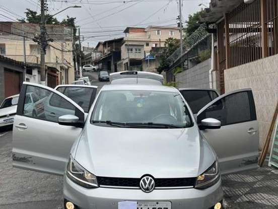 VOLKSWAGEN-FOX-1.6 MI ROCK IN RIO 8V FLEX 4P MANUAL VOLKSWAGEN-FOX-2015
