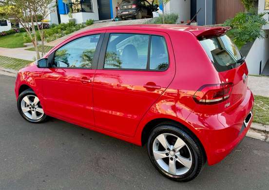 VOLKSWAGEN-FOX-1.6 MI ROCK IN RIO 8V FLEX 4P MANUAL VOLKSWAGEN-FOX-2015