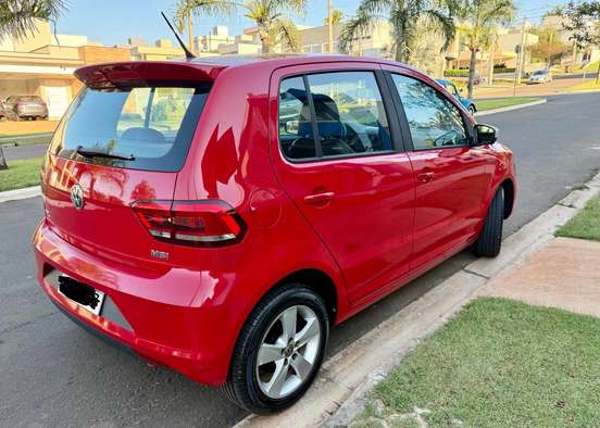 VOLKSWAGEN-FOX-2015