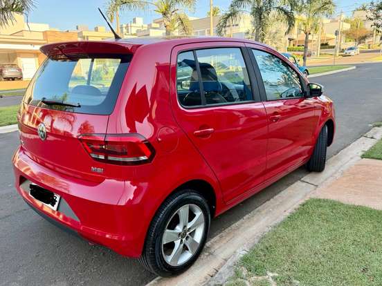 VOLKSWAGEN-FOX-1.6 MI ROCK IN RIO 8V FLEX 4P MANUAL VOLKSWAGEN-FOX-2015