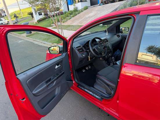VOLKSWAGEN-FOX-1.6 MI ROCK IN RIO 8V FLEX 4P MANUAL VOLKSWAGEN-FOX-2015