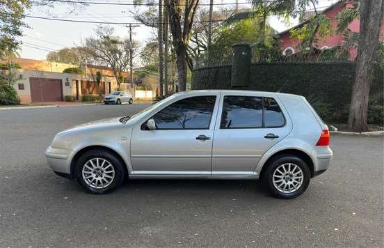 VOLKSWAGEN-GOLF-2002