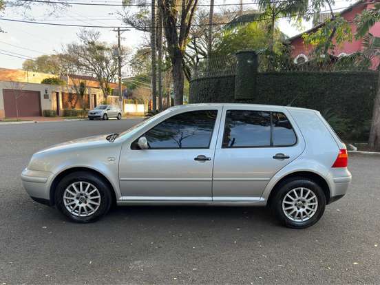 VOLKSWAGEN-GOLF-2.0 MI 8V GASOLINA 4P AUTOMÁTICO VOLKSWAGEN-GOLF-2002