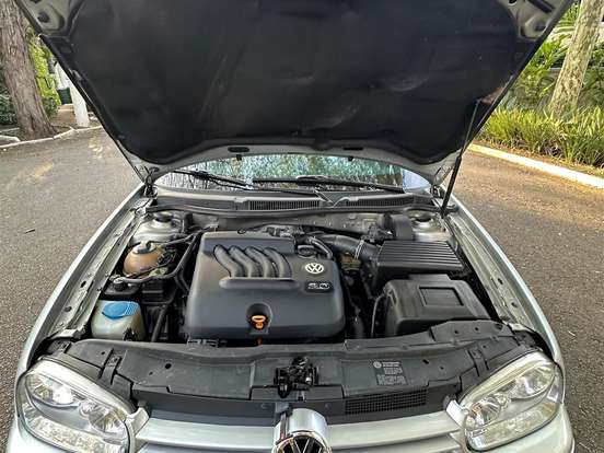VOLKSWAGEN-GOLF-2.0 MI 8V GASOLINA 4P AUTOMÁTICO VOLKSWAGEN-GOLF-2002