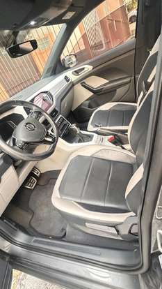 VOLKSWAGEN-T-CROSS-2019