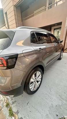 VOLKSWAGEN-T-CROSS-2019