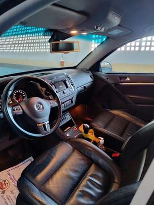 VOLKSWAGEN-TIGUAN-2015