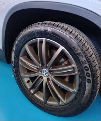 VOLKSWAGEN-TIGUAN-2015