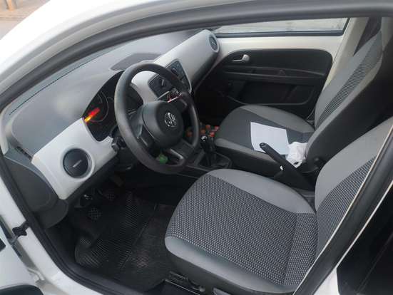 VOLKSWAGEN-UP-2014