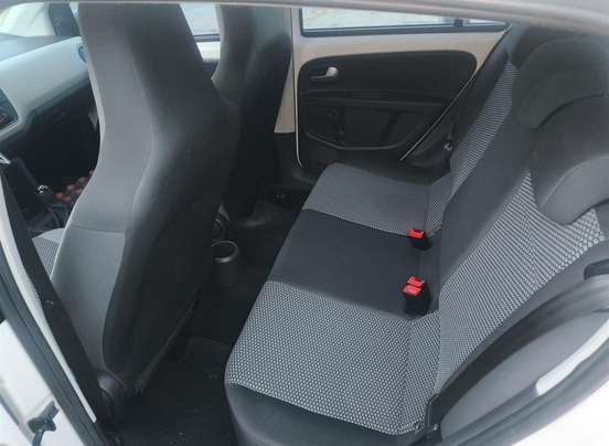 VOLKSWAGEN-UP-2014