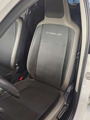 VOLKSWAGEN-UP-2016