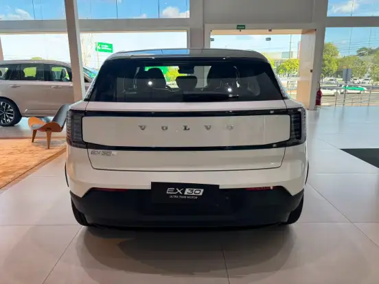 VOLVO-EX30-2026