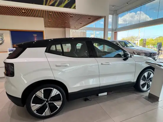 VOLVO-EX30-2026
