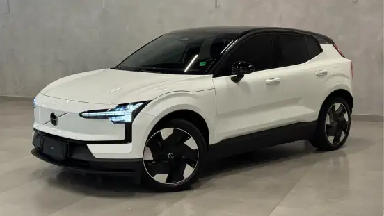 VOLVO-EX30-2024