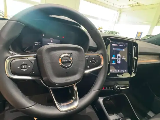 VOLVO-EX40-2027