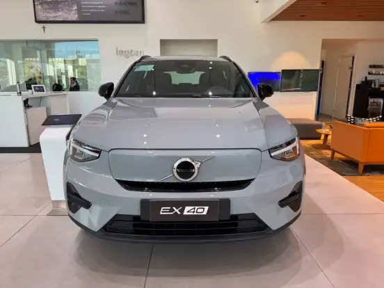 VOLVO-EX40-2027
