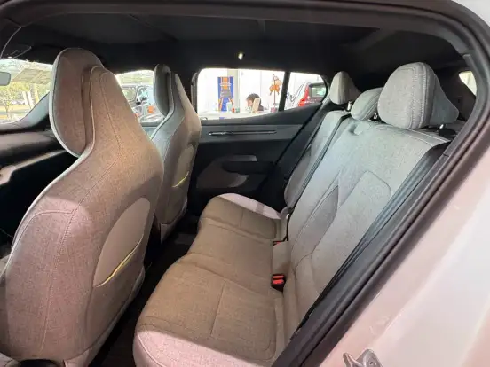VOLVO-EX40-P6 RECHARGE ELECTRIC PLUS VOLVO-EX40-2027