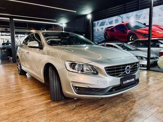 VOLVO-S60-2017