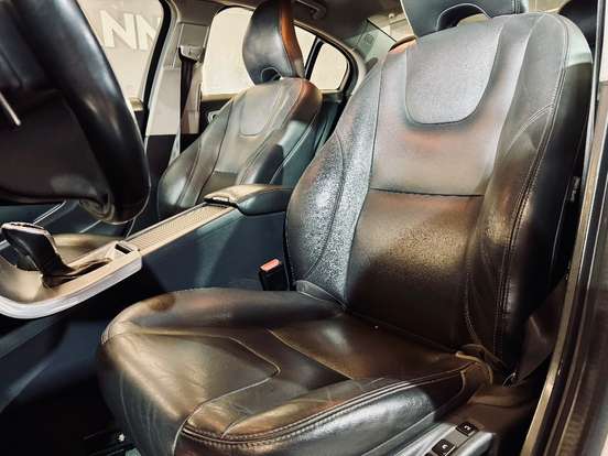 VOLVO-S60-2017