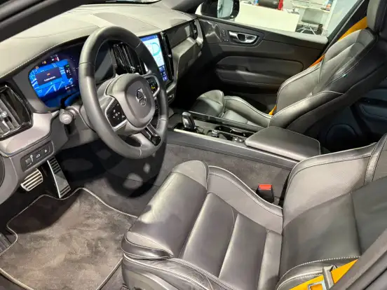 VOLVO-XC60-2021