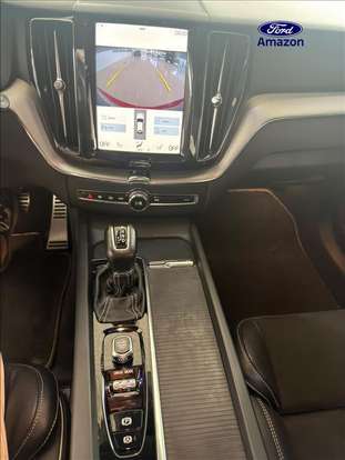 VOLVO-XC60-2017