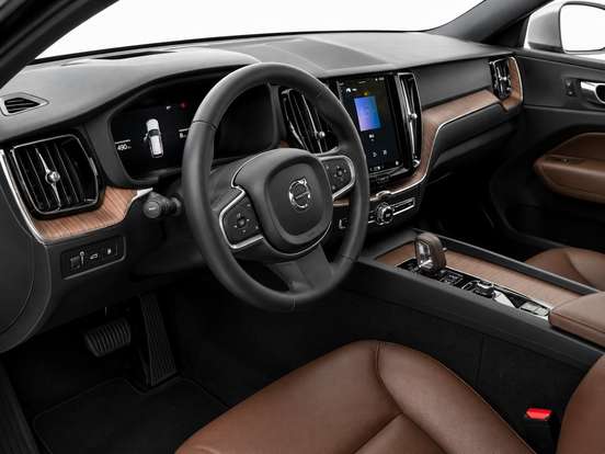 VOLVO-XC60-2022