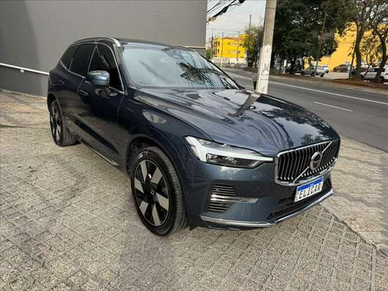 VOLVO-XC60-2023